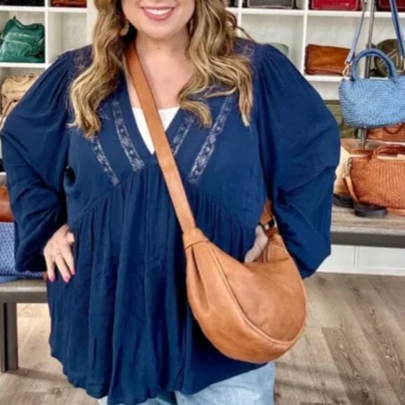 Bolsa Nova The Hug Hobo Bag - Picture 3 of 10